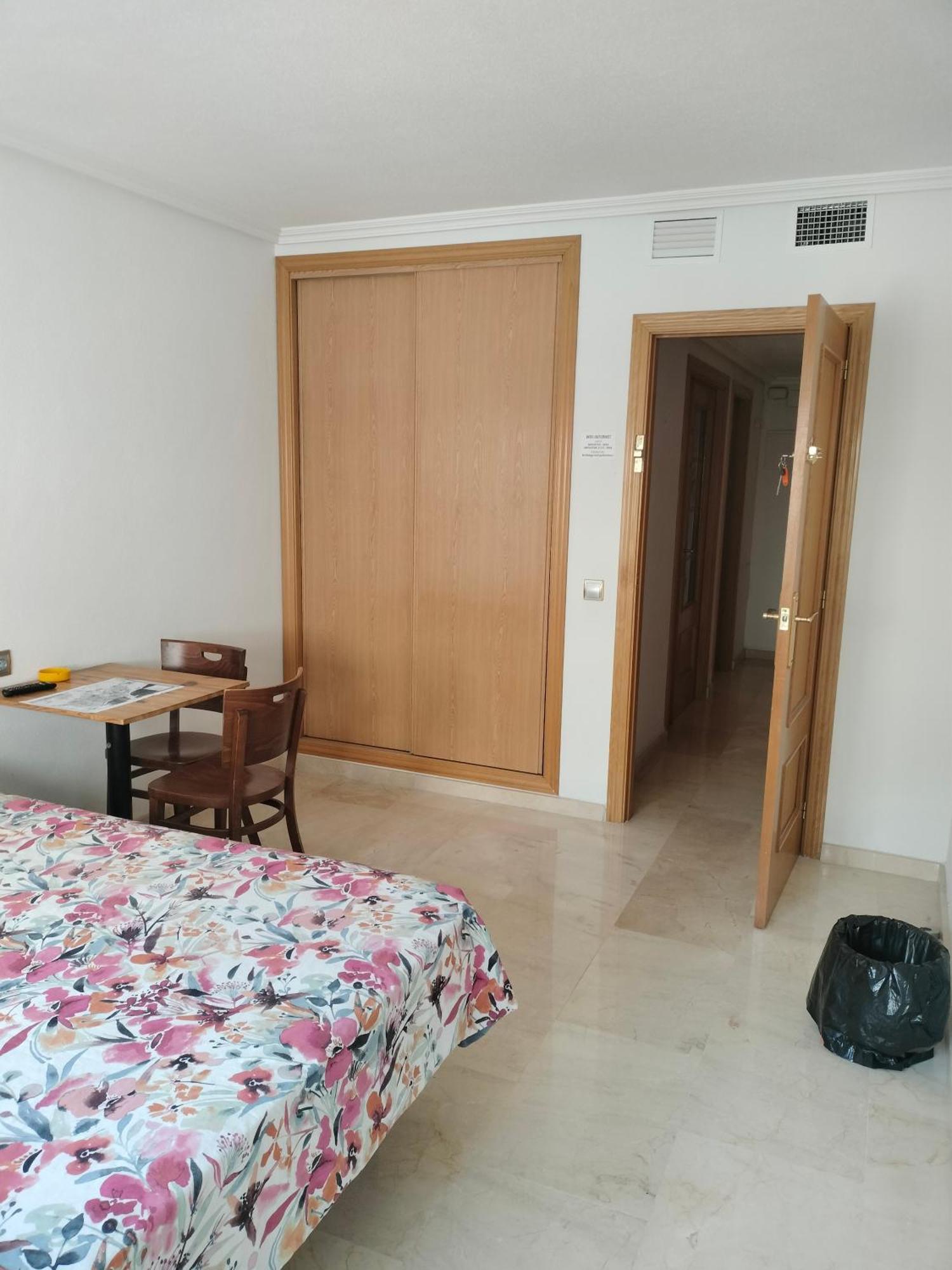 Апартаменты Holiday Centre Deluxe Аликанте Экстерьер фото