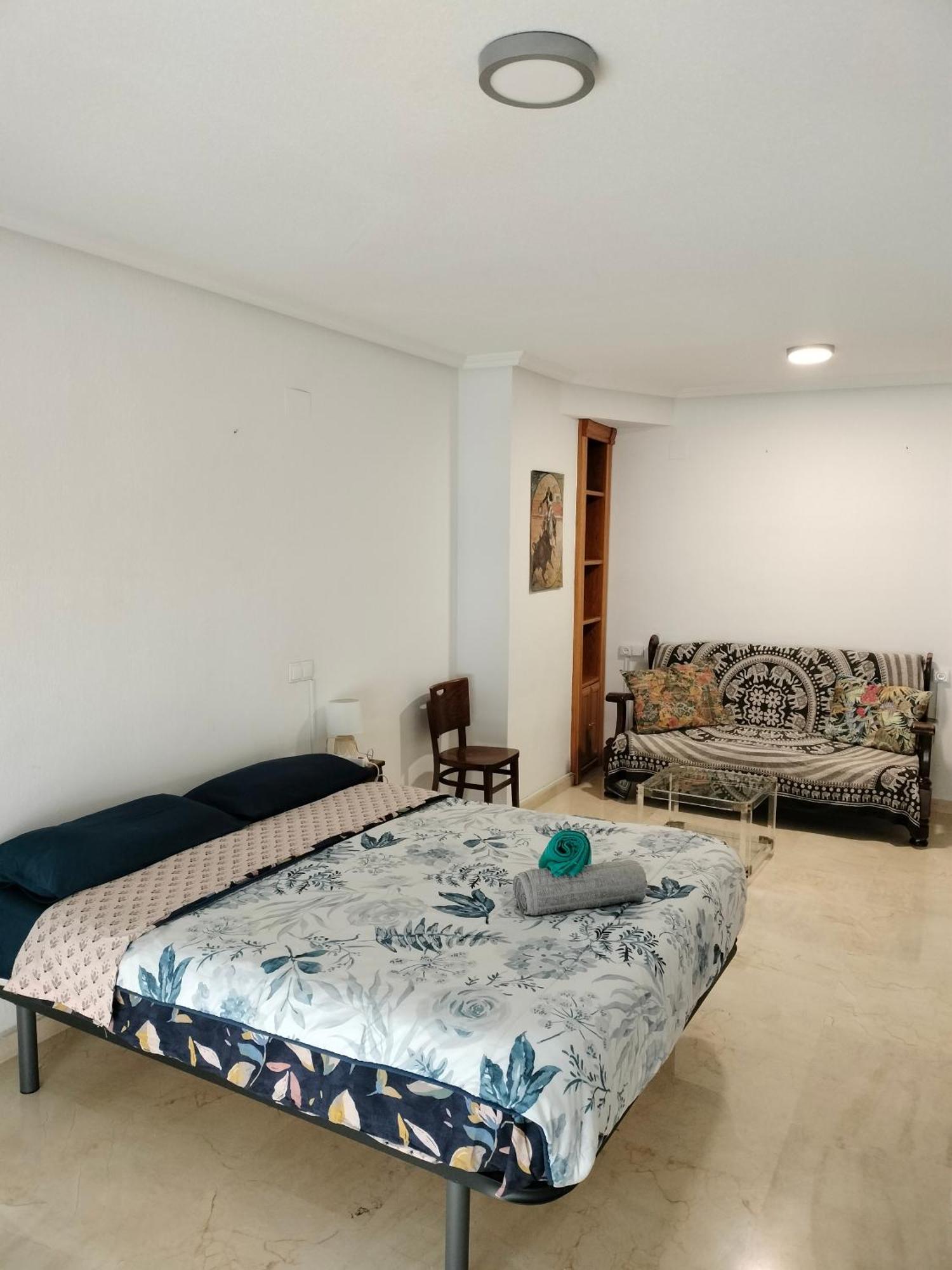 Апартаменты Holiday Centre Deluxe Аликанте Экстерьер фото